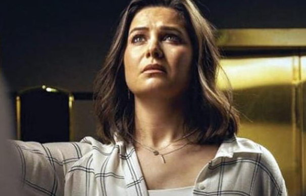 يسرا اللوزي تفجع بوفاة والدها محمود اللوزي